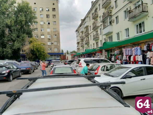 Саратовский губернатор назвал вакханалией стоянку у вокзала  