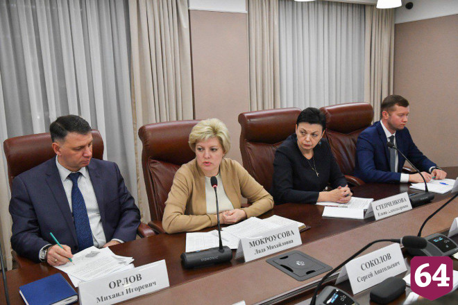Губернатор потребовал дать тепло во все дома Саратовской области