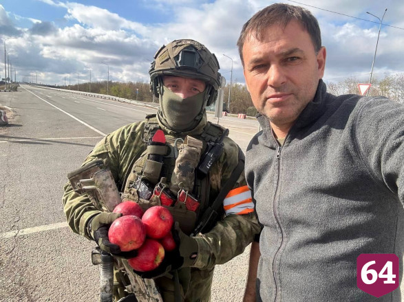 Саратовские общественники отправили на фронт автомобили с мотоциклами