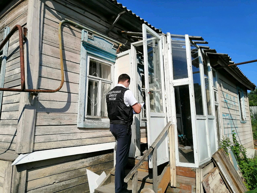 Мужчина после загула вернулся домой и обнаружил мертвеца