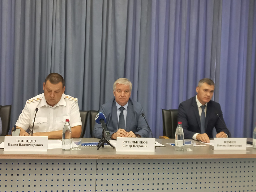 В Саратове вблизи школ и детсадов установили светофоры с мигающим желтым светом