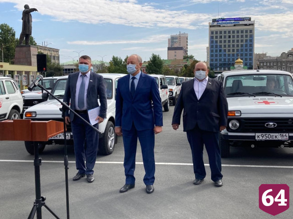 Саратовские больницы получили 55 новых внедорожников