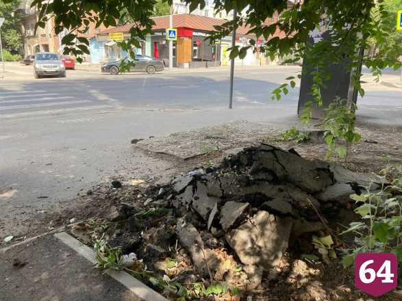 Саратовцы пожаловались на изуродованный в центре города двор