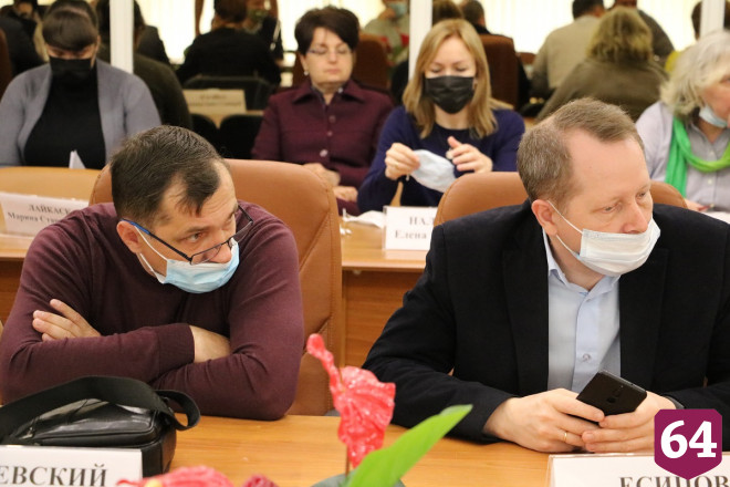 Прокуратура указала мэрии на недоработки в озеленении Саратова  