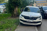 В Саратове автохамы оккупировали тротуар у сквера