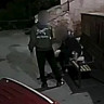 В Саратове рецидивисты украли у приезжей сумку с деньгами и попались