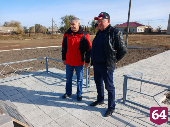 В саратовском селе по инициативе жителей реконструировали памятник