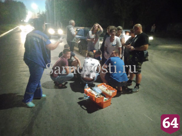 В Саратове 14-летняя девочка разбила голову об иномарку