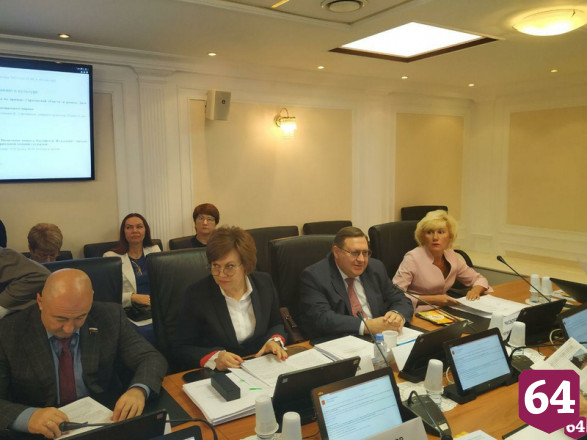 Наумов попросил сенаторов помочь с финансированием ремонта саратовских школ  