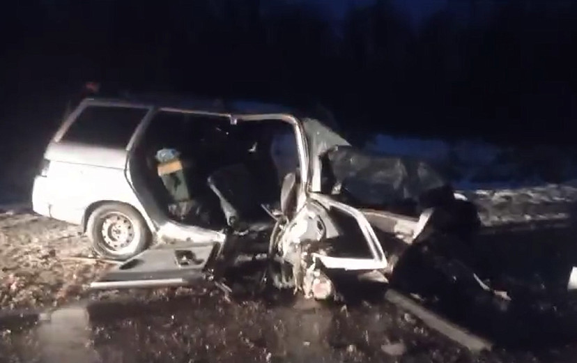Мужчина погиб и четверо пострадали в аварии под Саратовом