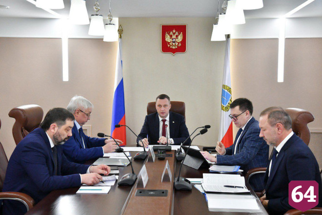 Саратовский губернатор поручил до конца года расселить 202 аварийных дома