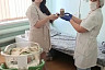 На Пасху пациенток саратовского роддома угощали куличами 
