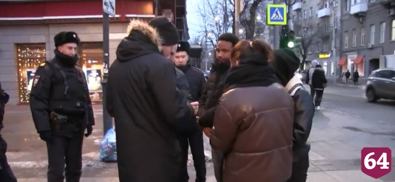 Саратовские полицейские ловили нелегалов в кафе и на рынке