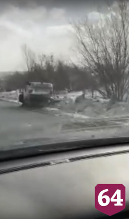 На подъезде к Саратову автомобиль опрокинулся на крышу