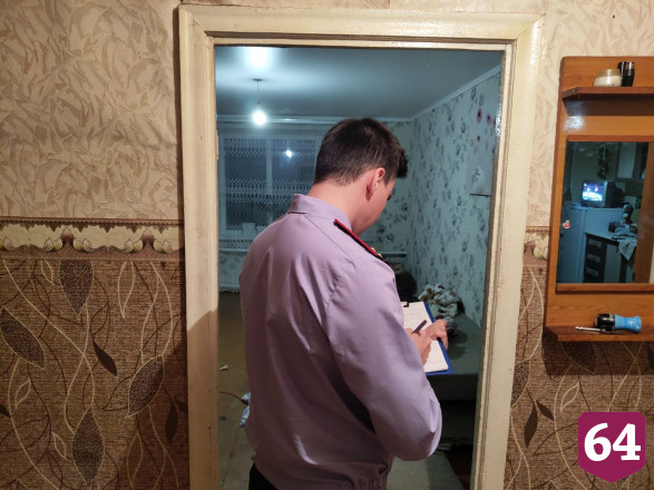 Родственники нашли молодого саратовца дома мертвым 