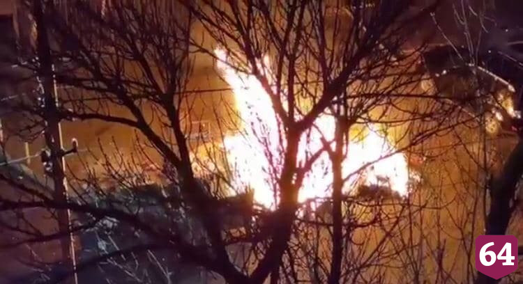В центре Саратова полыхали мусорные баки