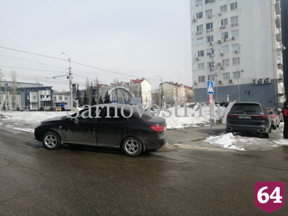 В Саратове иномарка переехала ногу девушки