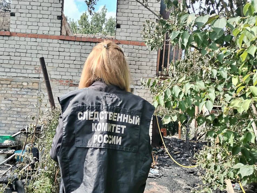 Мужчина погиб на пожаре в дачном поселке Саратова 