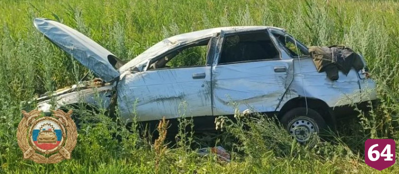 В Саратовской области в кюветах оказались три автомобиля