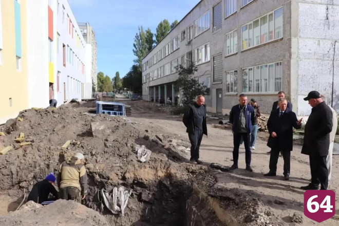 В Саратове подрядчик завершил фасадные работы в новом корпусе школы