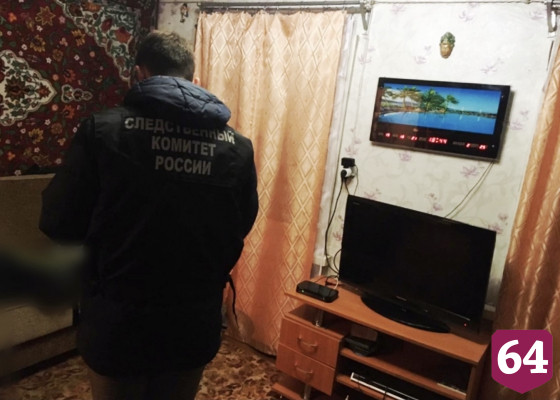 Избитого саратовца нашли мертвым в его квартире 
