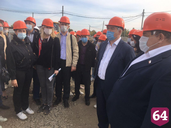 Саратовские медики побывали на стройке нового онкодиспансера 