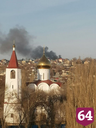 На улице Сызранской полыхает частный дом