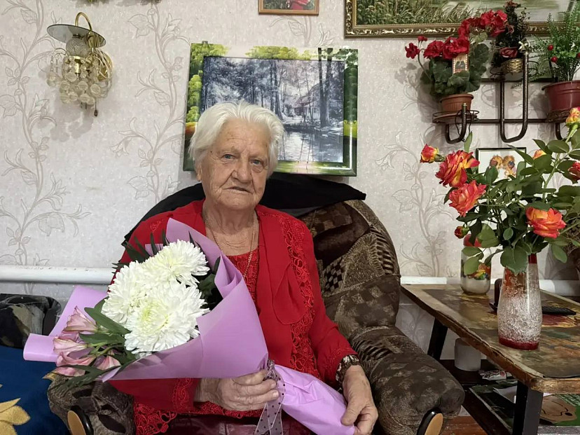Саратовский ветеран труда в 85 лет занимается танцетерапией и поет в хоре