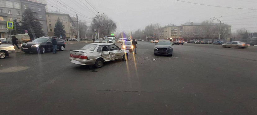 Двое детей пострадали в аварии на площади Ленина