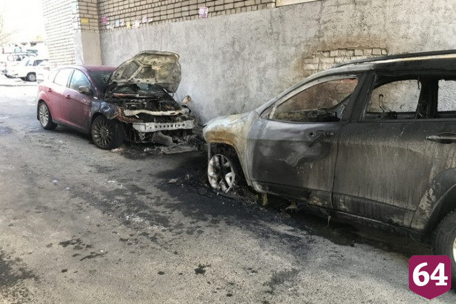 В арке у «Пентагона» сожгли два автомобиля