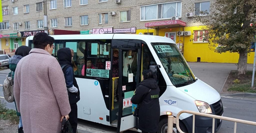 В Саратове недосчитались на маршрутах десятков автобусов 