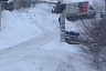 В Саратове бортовая «Газель» привезла снег и вывалила на улицу