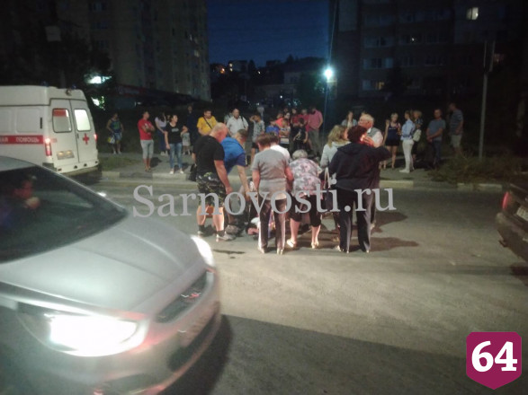 В Саратове 14-летняя девочка разбила голову об иномарку