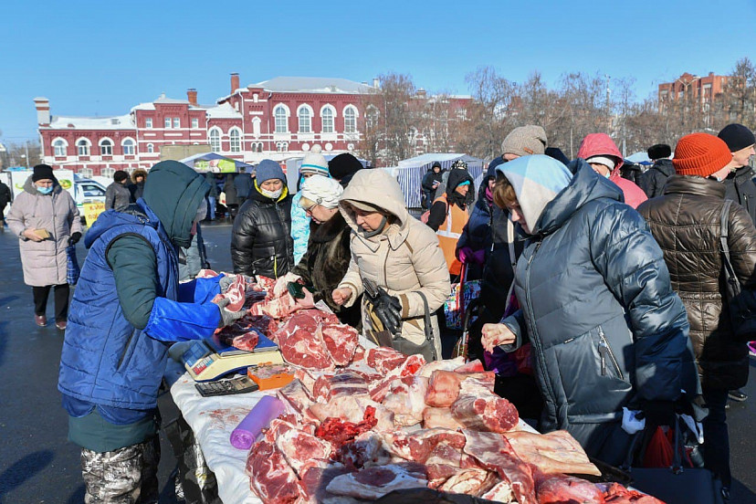 Жителей Саратова пригласили на ярмарку за мясом и молоком 
