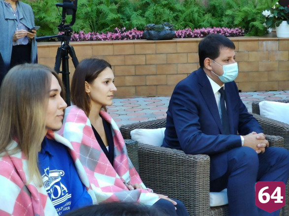 Губернатора впечатлила идея показа спектаклей в саратовских троллейбусах 