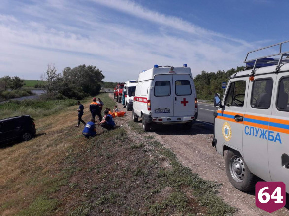 Мать и двое детей покалечились в ДТП с грузовиком под Саратовом