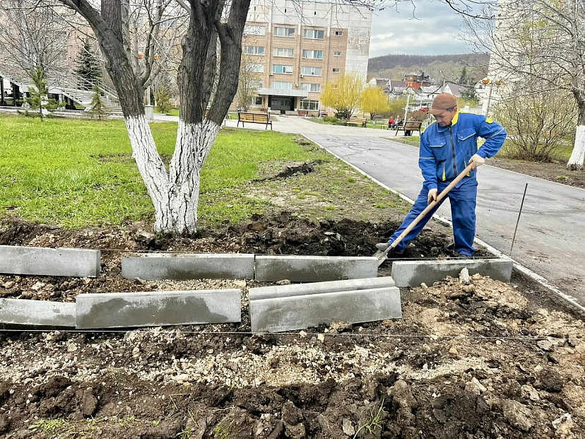 В Саратовской области отремонтировали территории пяти медучреждений 