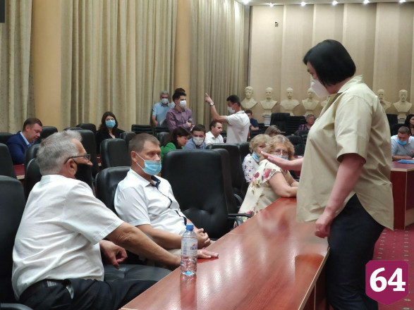 В Саратове долгострой начали подключать к воде