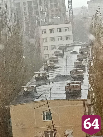 Саратовцы пожаловались на дырявую крышу и затопленные квартиры 