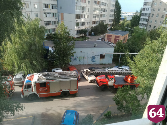 Пожарные отбили от огня квартиру в многоэтажке