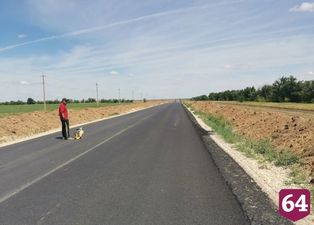 В Саратовской области ремонтируют дороги с опережением срока