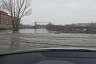 Жители Энгельса «вплавь» добираются до больницы из-за огромной лужи