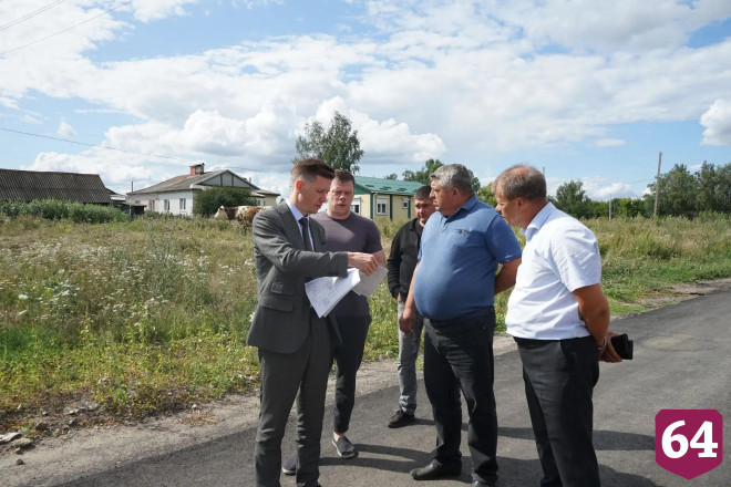В семи районах Саратовской области полностью выполнили дорожные работы по региональной программе