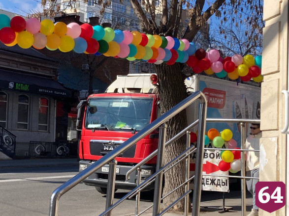 Саратовцев возмутила громкая уличная реклама 