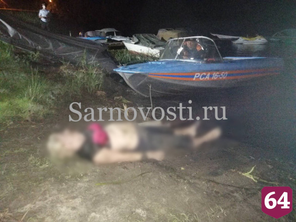 Мужчины не стали спасать тонущую подругу