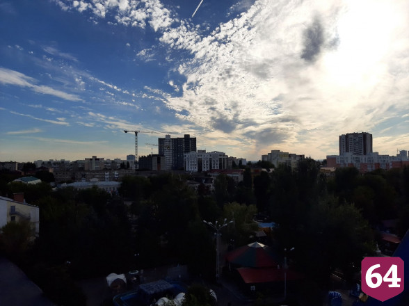 Саратовцы увидели крылья ангелов в закатном небе
