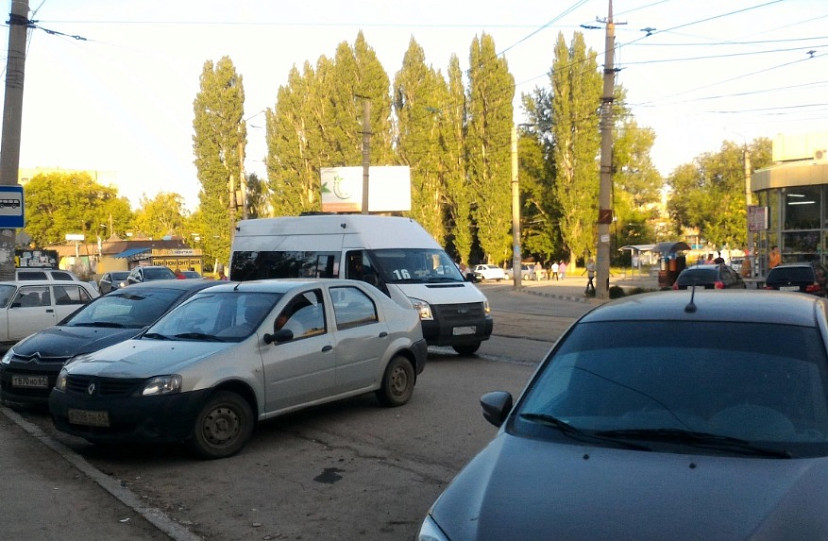 В Саратове требуют наказать высадившего ребенка водителя маршрутки