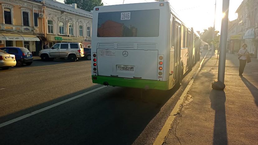 В центре Саратова автобус покалечил пешехода