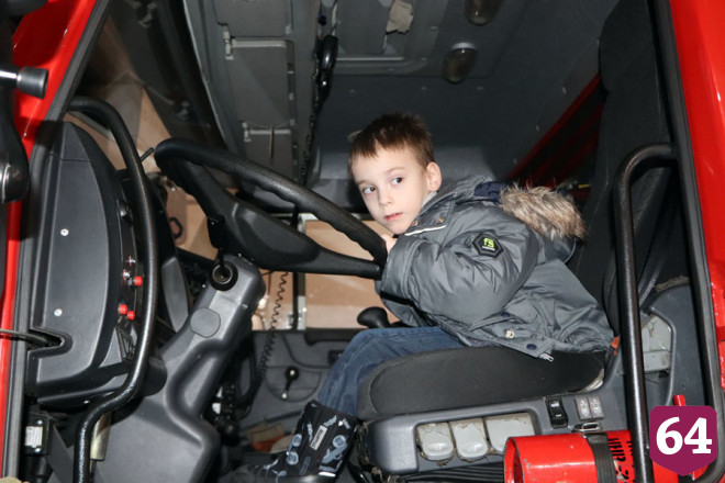 В Саратове пожарные помогли исполнить мечту 5-летнего мальчика