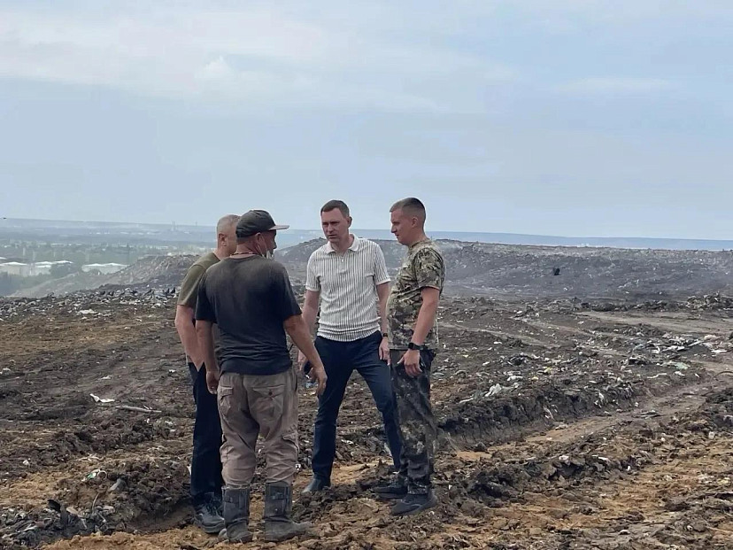 Площадь тушения свалки в Энгельсе значительно уменьшилась